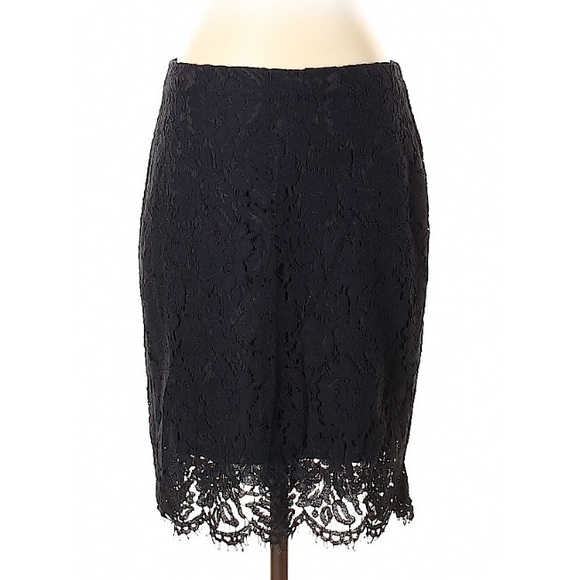 🎁 Banana Republic Factory laced pencil skirt - Picture 1 of 5